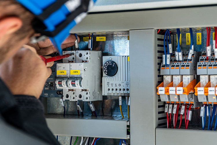 Level 3 NVQ Domestic and Approved Electrician Course Package(Total Course Fee: £4320.00)